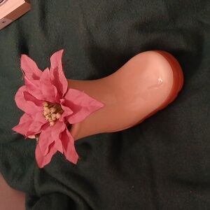 Ceramic boot flower holder with flower  design